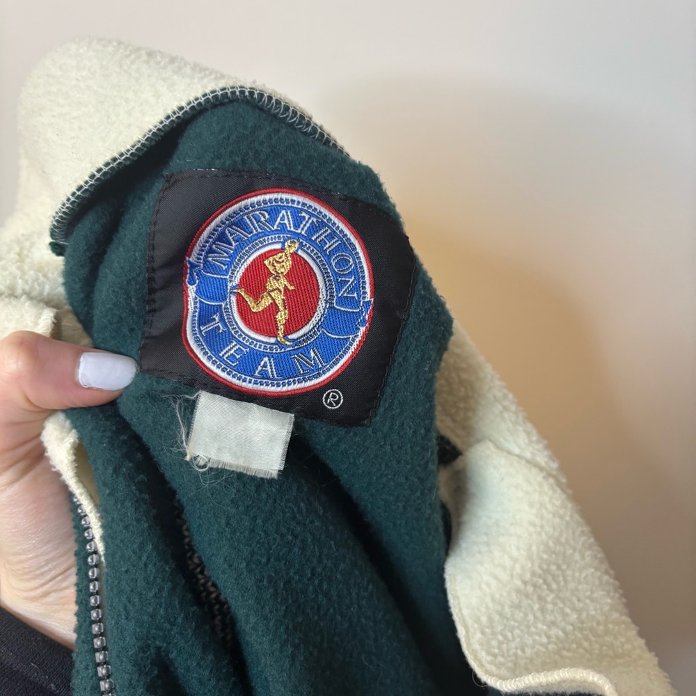 Green Pullover Fleece With Patterned Sleeves - image 7